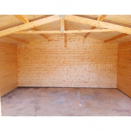 Intérieur de l'abri en bois Aveline. 34 mm, 478 x 478 cm. 22,85 m²